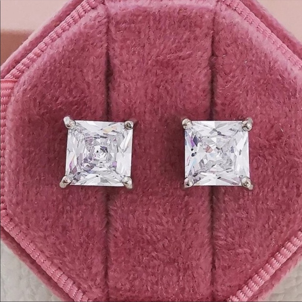 New Women’s 925 Silver Beautiful Square Diamond Earrings